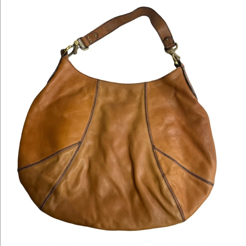 The limited leather shoulder bag
